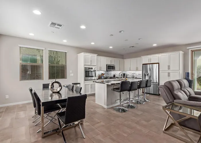 Holiday home Haven: A Family Delight In Enchanting Community Gilbert